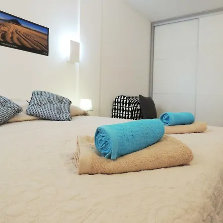 아파트 Under The Sun With Sea Views 엘메다노
